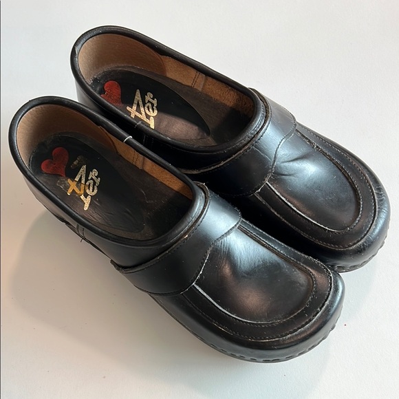 Shoes - Black Leather Slip-On Clogs - Per, 42, wood and leather